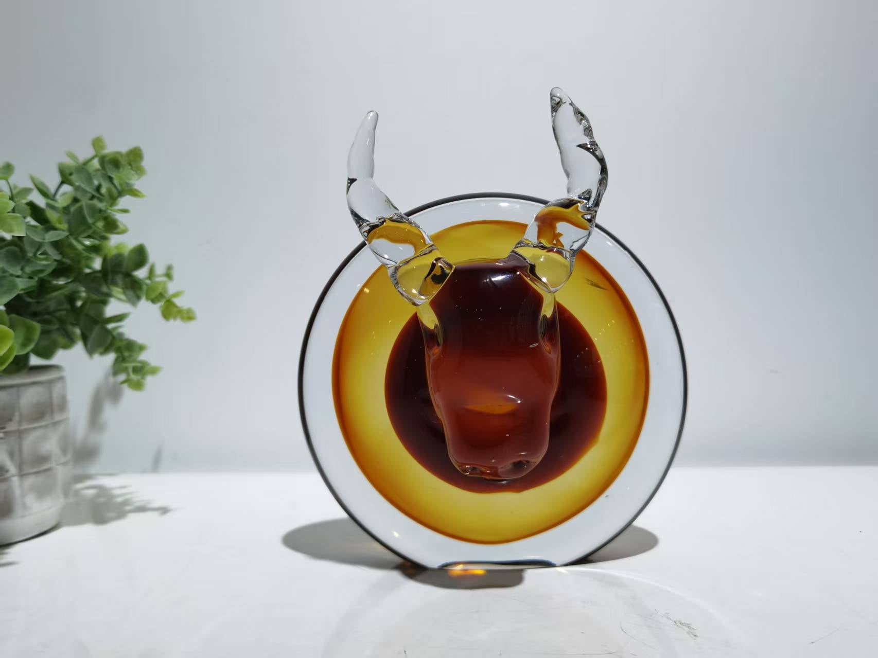 GLASS AURA BULL | HANDCRAFTED GLASS ART | CIRCULAR GLASS ART PIECE | GLASS ARTFICATS