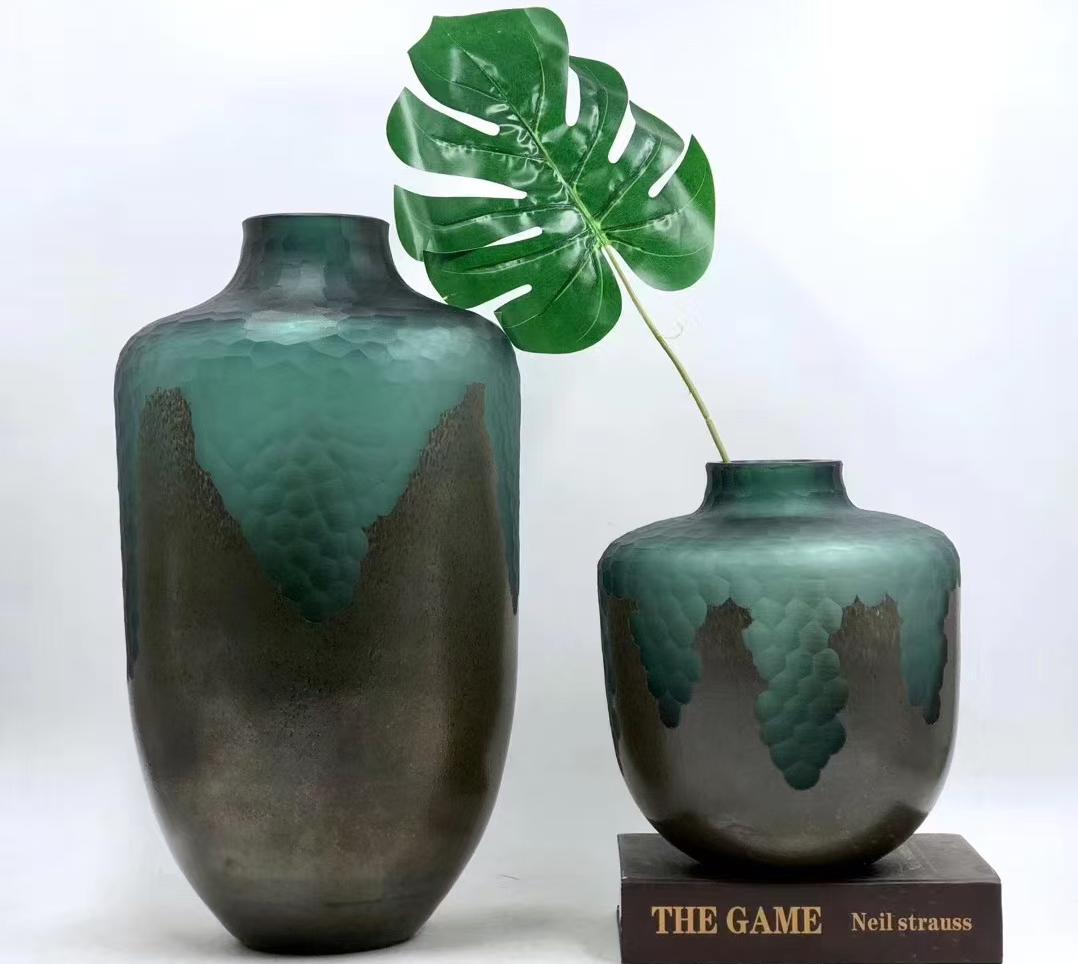 Verdant Eclipse Textured Crystal Vase Set