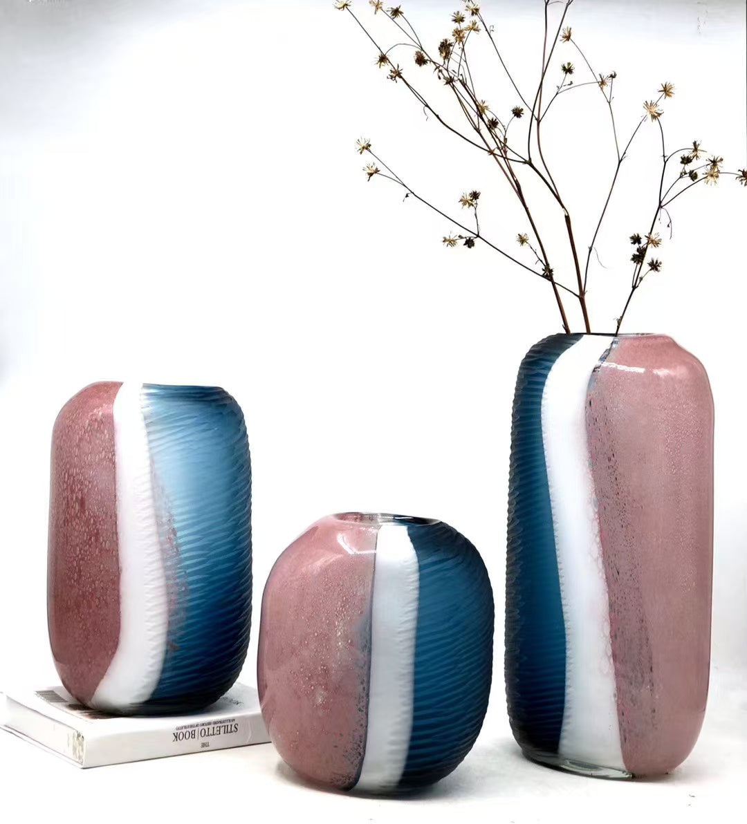 RASBERRY FLOWER VASE | GLASS FLOWER VASE | CURVED STRECTURE |BLUE AND PINK FLOWER VASE