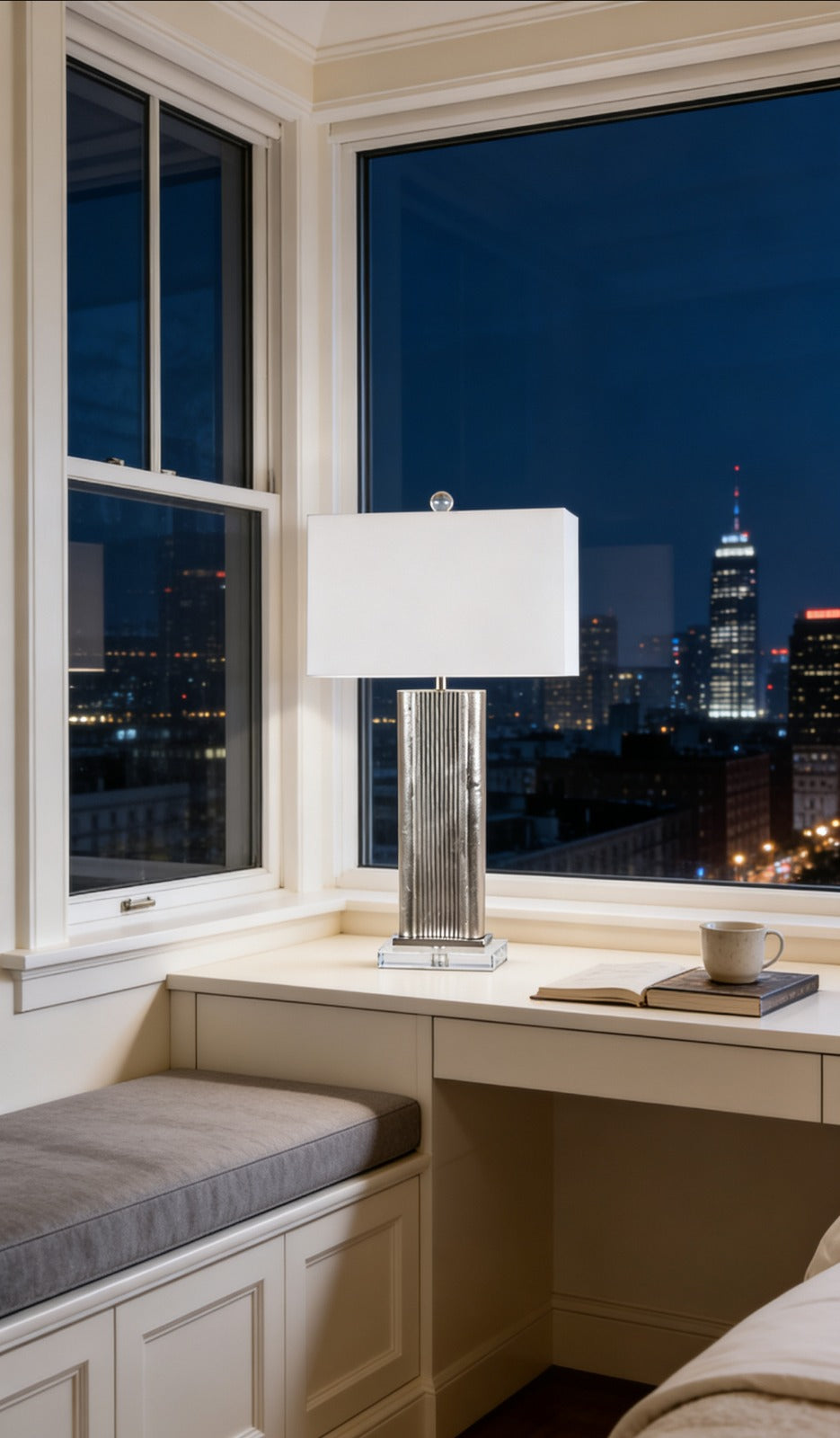 NICKEL ALUMINUM BODY WITH CRYSTAL BASE | Modern luxury | TABLE LAMP