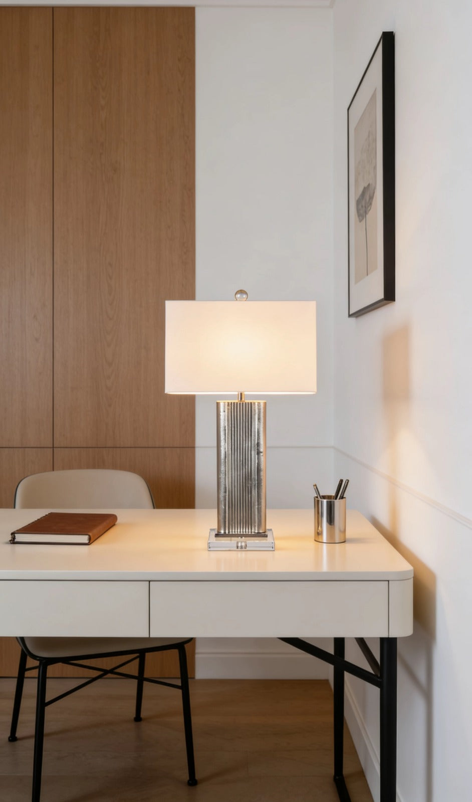 NICKEL ALUMINUM BODY WITH CRYSTAL BASE | Modern luxury | TABLE LAMP