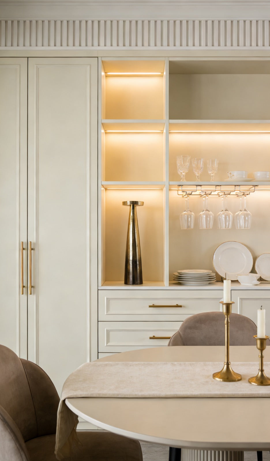 ALUMINIUM PILLAR HOLDER