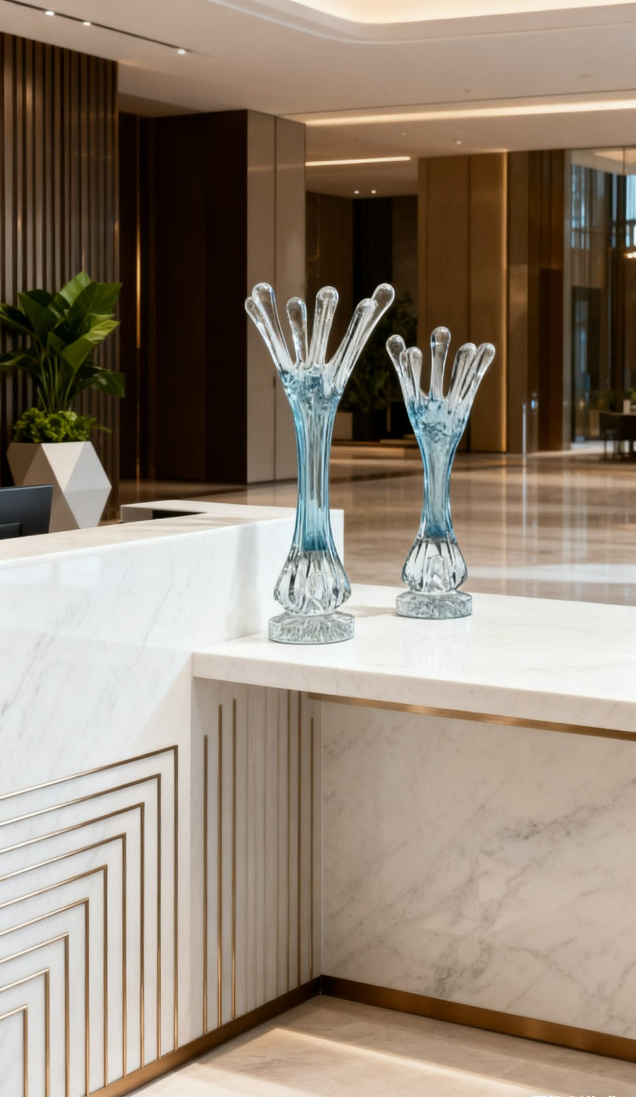 AQUA BLOOM CRYSTAL VASE